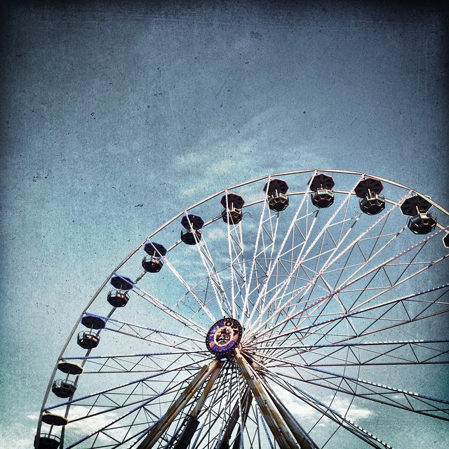 Riesenrad. | Big wheel. Riesenrad. | Big wheel.