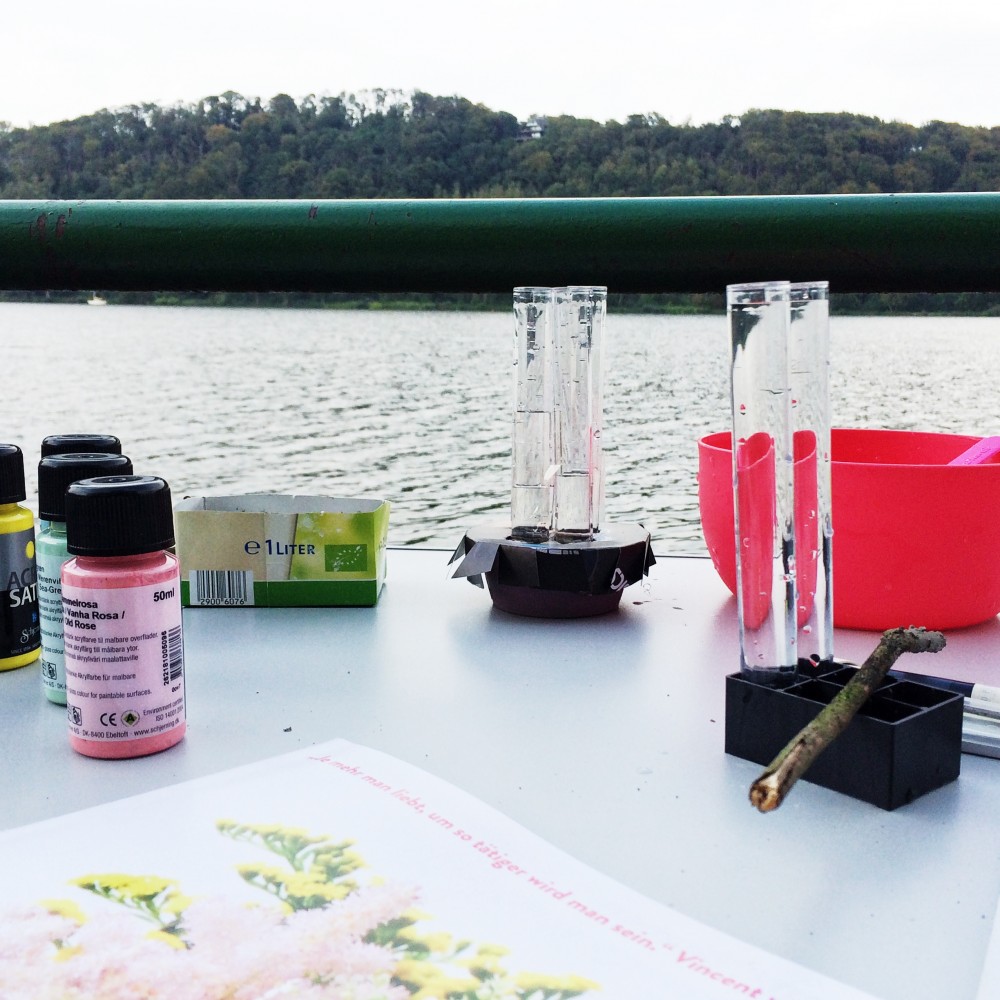 Kreativ werkeln in der Natur. Hier Baldeneysee in Essen.
