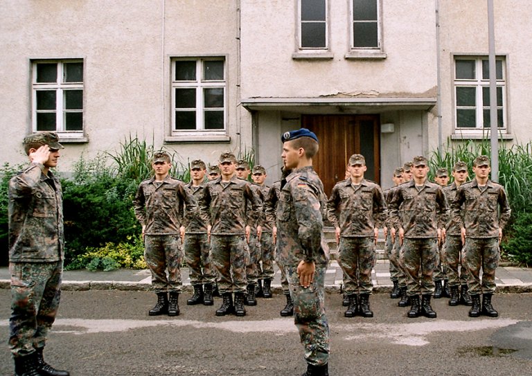 »Kollektives Individuum / Antreten« (2006)