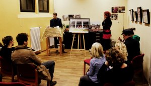 Versteigerung im Rahmen der Finissage »Incredible India.«