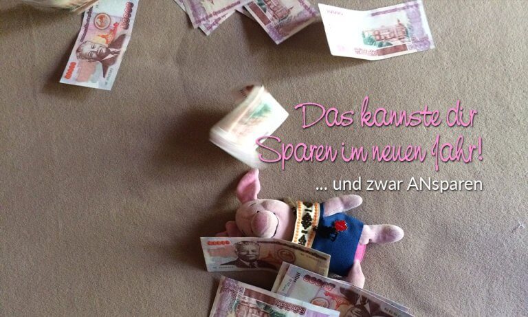 Titelbild Sparen ... Ferkel liegt auf einer Decke und lässt Geld auf sich regnen.