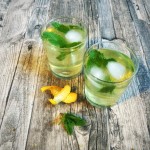 Holly trifft Ginger. Holdunderblüten-Ingwer-Sirup mit einem Hauch von Zitrone und Orange.