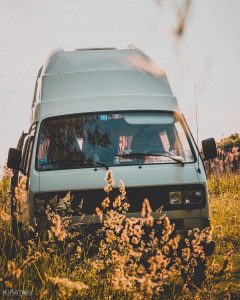 Abenteuer. Das Abenteuer beginnt direkt vor der eigenen Haustür. | The adventure behind directly on your doorstep. Darum muss man manchmal gar nicht in die Ferne streifen, um etwas zu erleben. Denn es gibt so viel tolles in der eigenen Stadt und dem Umland zu erleben. Und wenn wir mit Hilde, unserem zum Camper ausgebauten VW-Bus, herum reisen, beginnt das Abenteuer quasi schon in bzw. durch Hilde.